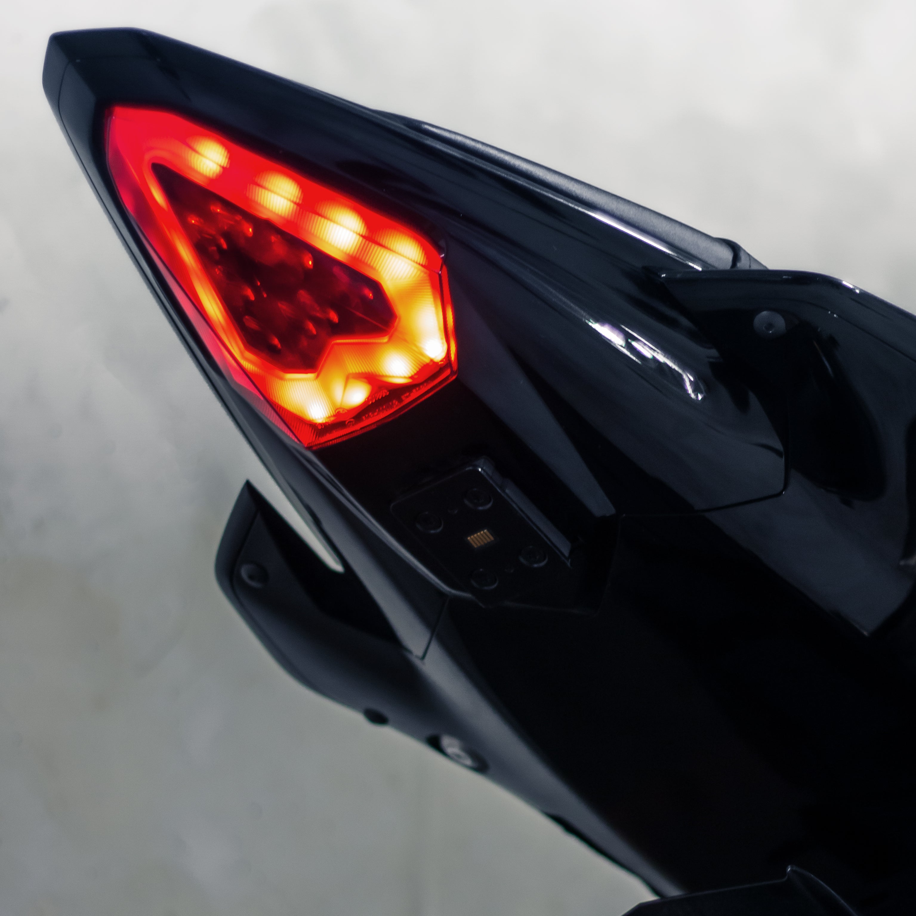 Yamaha R6 Kennzeichenhalter Set